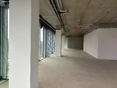 Pronájem kanceláře 557 m²