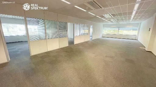 Pronájem kanceláře 240 m²