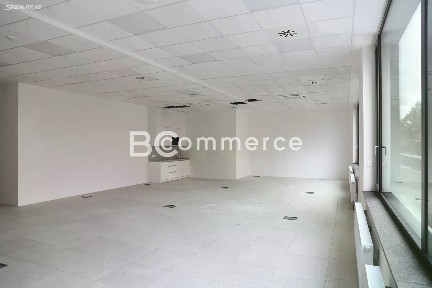 Pronájem kanceláře 1000 m²