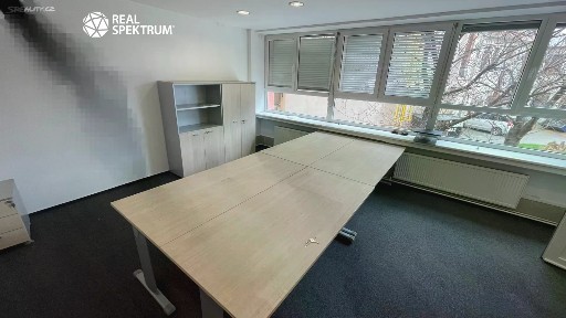 Pronájem kanceláře 758 m²