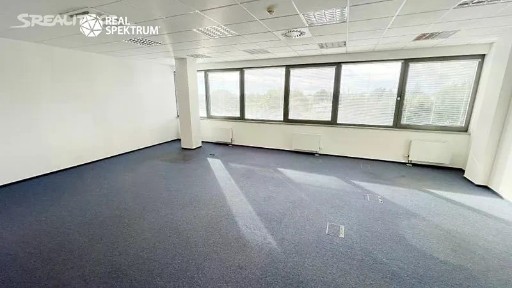 Pronájem kanceláře 1329 m²