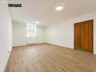 Pronájem bytu 1+1 42 m²