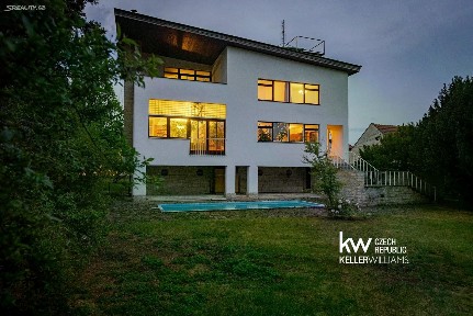 Prodej vily 450 m², pozemek 2523 m²