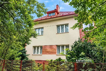Nezvalova, Hradec Králové