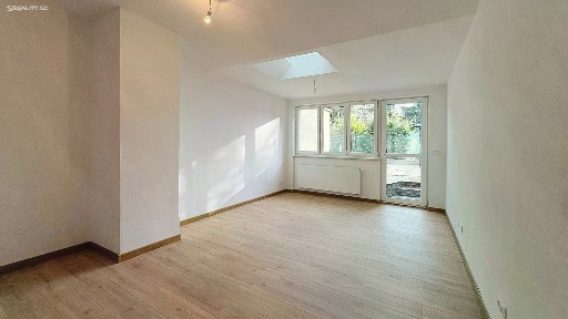 V Aleji, Brno - Holásky