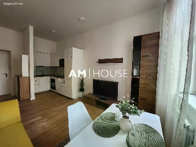 Pronájem bytu 2+kk 40 m²