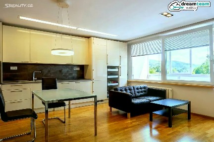 Pronájem bytu 4+kk 75 m²