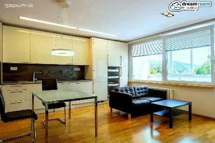 Pronájem bytu 4+kk 75 m²