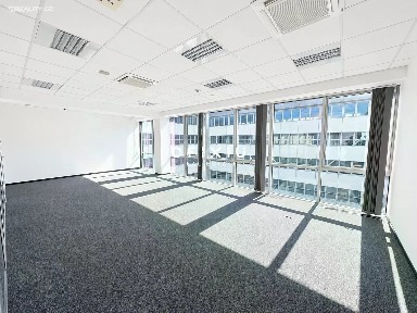 Pronájem kanceláře 3214 m²