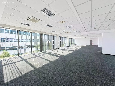 Pronájem kanceláře 2208 m²
