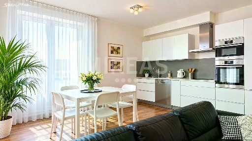 Pronájem bytu 3+kk 84 m²