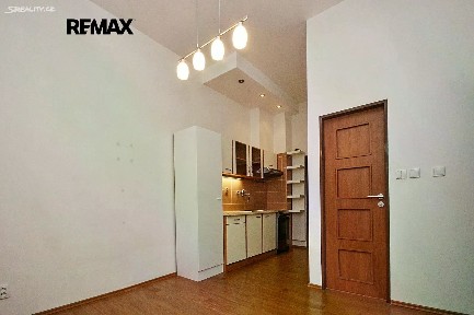 Pronájem bytu 1+1 44 m²
