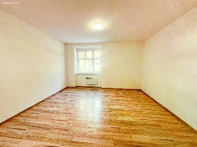 Pronájem bytu 1+1 34 m²