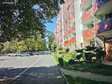 Nezvalova, Brno - Lesná