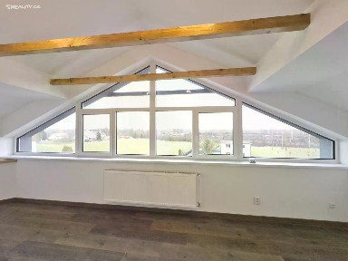 Pronájem bytu 1+kk 28 m²