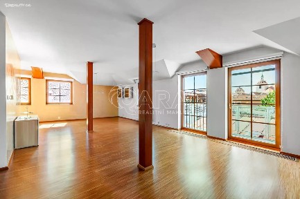 Pronájem bytu 4+kk 230 m²