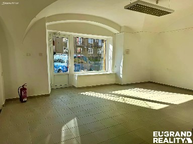 Pronájem obchodního prostoru 55 m²