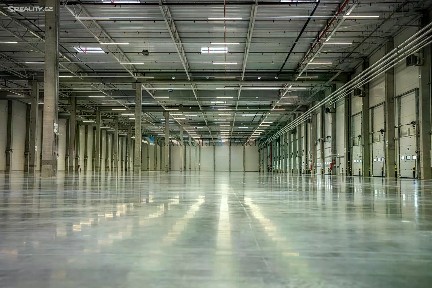 Pronájem skladového prostoru 2000 m²