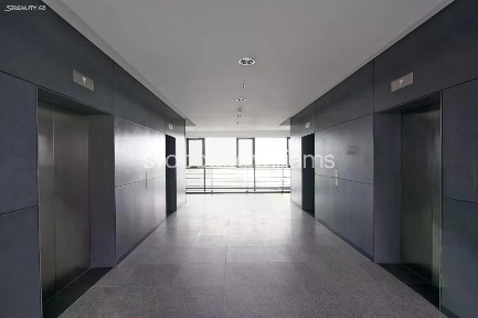 Pronájem kanceláře 2068 m²