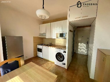 Pronájem bytu 1+1 37 m²