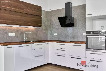 Pronájem bytu 3+kk 90 m²