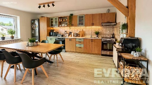 Pronájem bytu 4+kk 90 m²