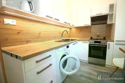 Pronájem bytu 1+1 36 m²