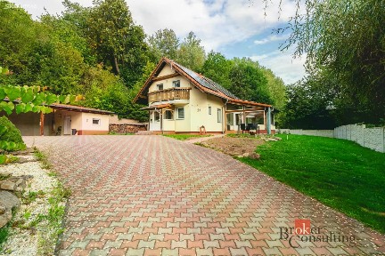 Prodej rodinného domu 145 m², pozemek 1739 m²