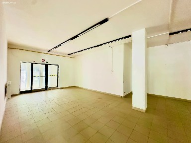 Pronájem obchodního prostoru 593 m²