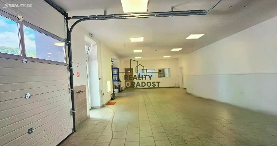 Pronájem obchodního prostoru 130 m²