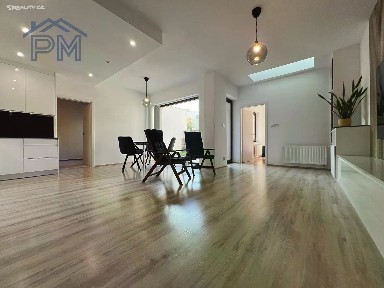 Pronájem bytu 3+kk 82 m²