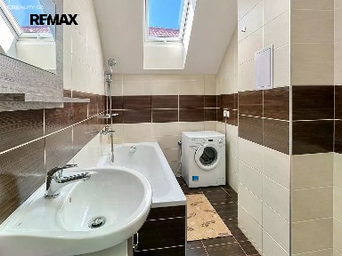 Pronájem bytu 3+kk 74 m²