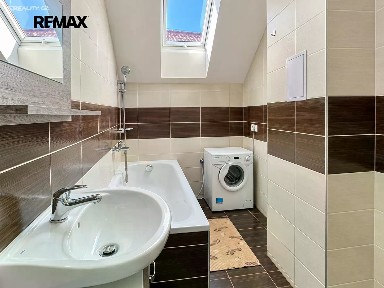 Pronájem bytu 3+kk 74 m²