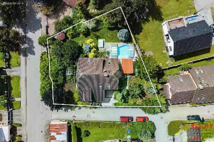 Prodej rodinného domu 313 m², pozemek 1106 m²