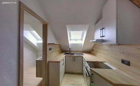 Pronájem bytu 1+kk 27 m²