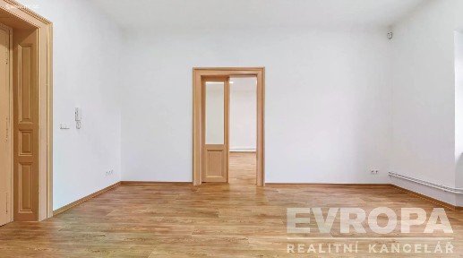 Pronájem kanceláře 150 m²