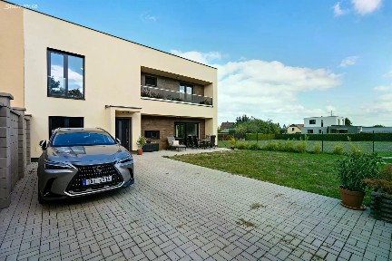 Prodej rodinného domu 178 m², pozemek 464 m²