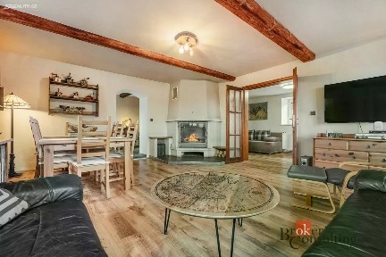 Prodej rodinného domu 460 m², pozemek 1729 m²