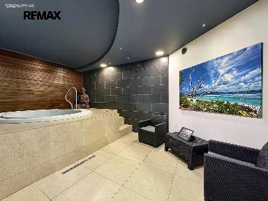 Pronájem komerční nemovitosti 501 m²