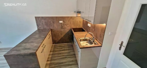 Pronájem bytu 1+1 45 m²