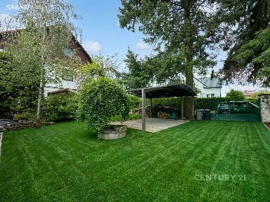 Prodej rodinného domu 285 m², pozemek 2704 m²