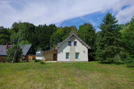 Prodej rodinného domu 216 m², pozemek 1354 m²