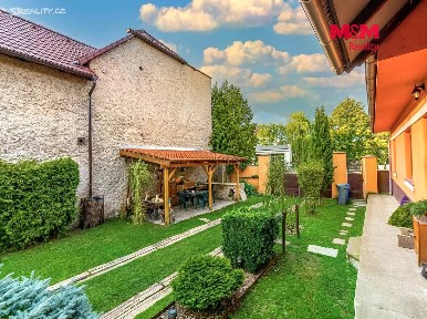 Prodej rodinného domu 151 m², pozemek 1740 m²
