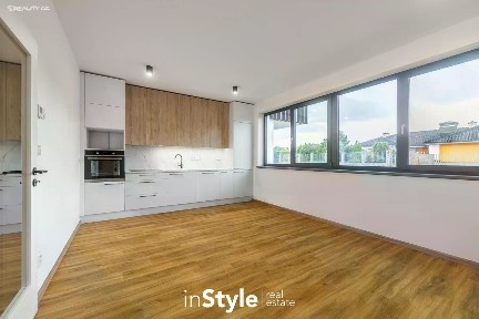 Pronájem bytu 1+kk 32 m²