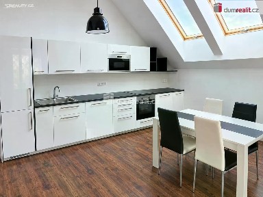 Pronájem bytu 2+kk 60 m²