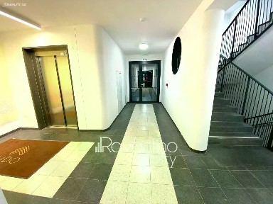 Pronájem bytu 1+kk 38 m²