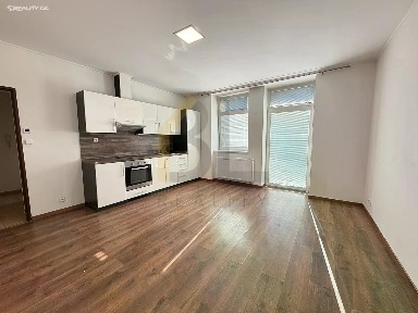 Pronájem bytu 1+kk 35 m²