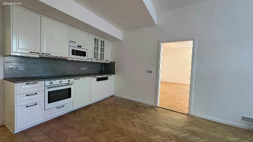 Na hutích, Praha - Dejvice