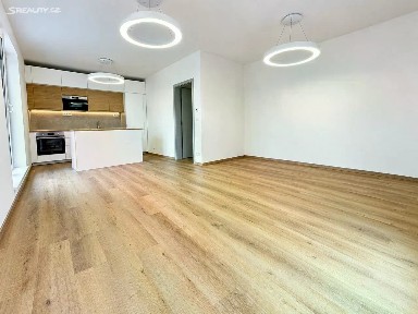 Pronájem bytu 2+kk 65 m²