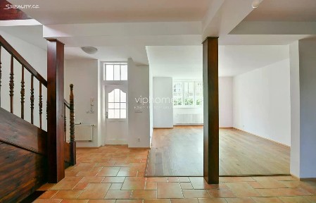 Pronájem rodinného domu 210 m², pozemek 525 m²